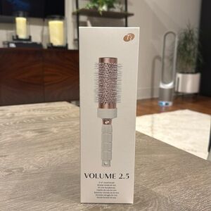 NIB T3 VOLUME 2.5 Round Brush
